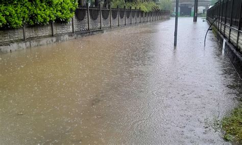 se sei di gattinara|Strade come torrenti ieri pomeriggio a Gattinara